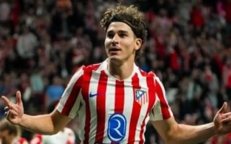 صفقة مرتقبة.. تحركات برشلونة لضم جوليان ألفاريز رغم الأزمة المالية المتصاعدة